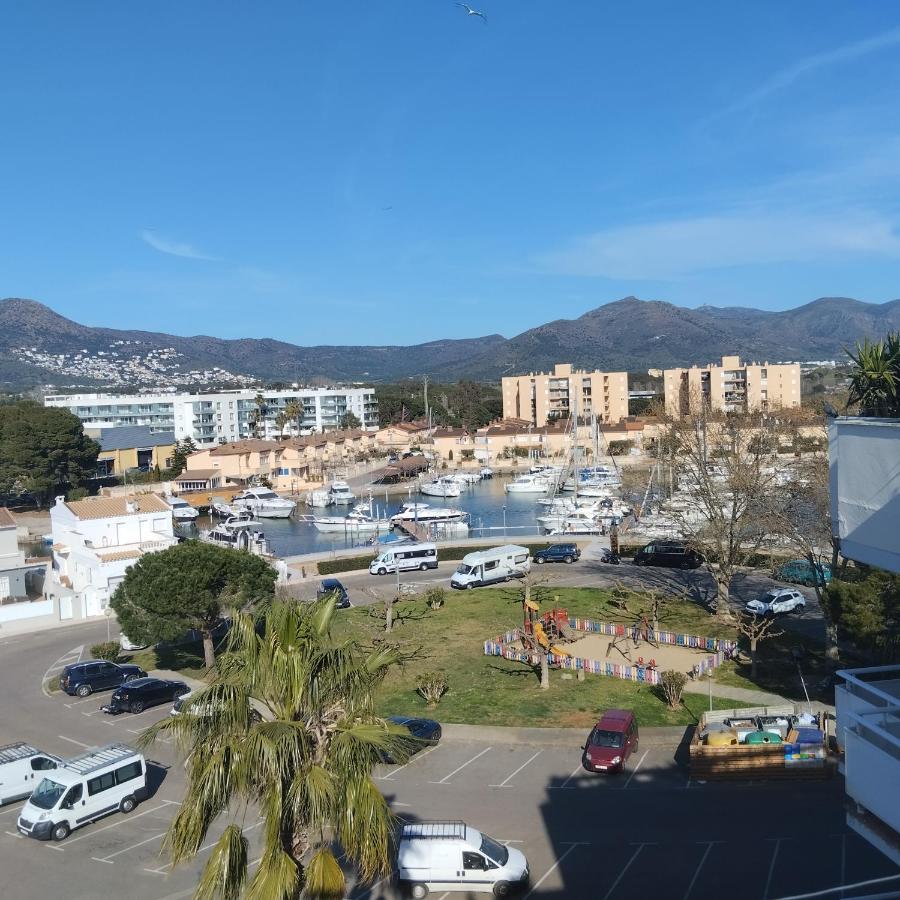 Atico Of 3 Rooms, Total 130M² Just For You With A 60 M² Terrace, Swimming Pool, Mountain And Marina View. Roses Kültér fotó